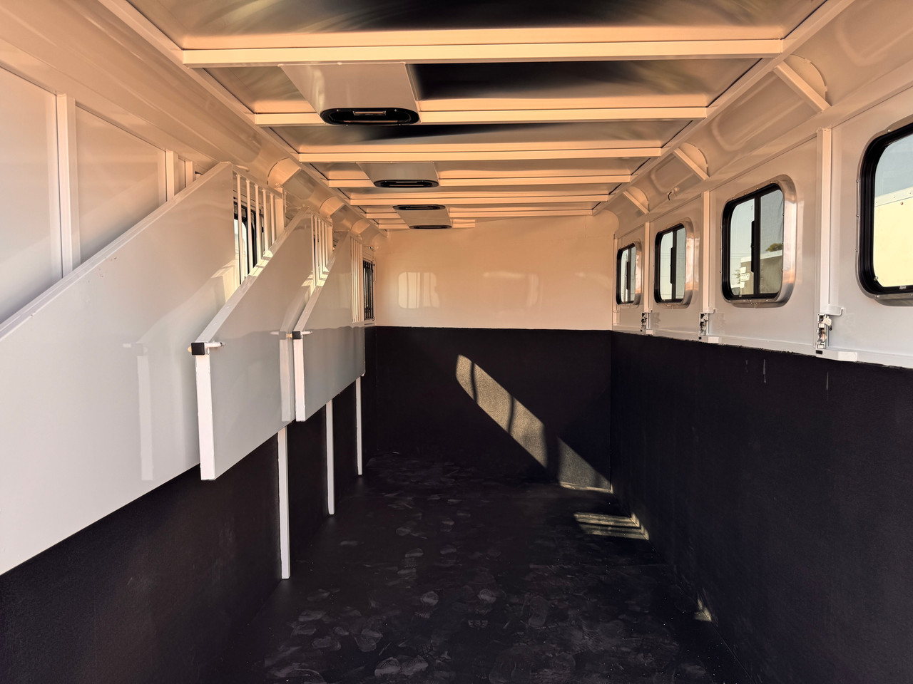 Trails West Trailers 2027 ADVENTURE II MX Horse Trailer | Tandem Axle Axle 9.98K, 4-Horse, Tack Room, Convieince Package, Rear Windows, Swing Out Saddle Rack, Rubber Floors