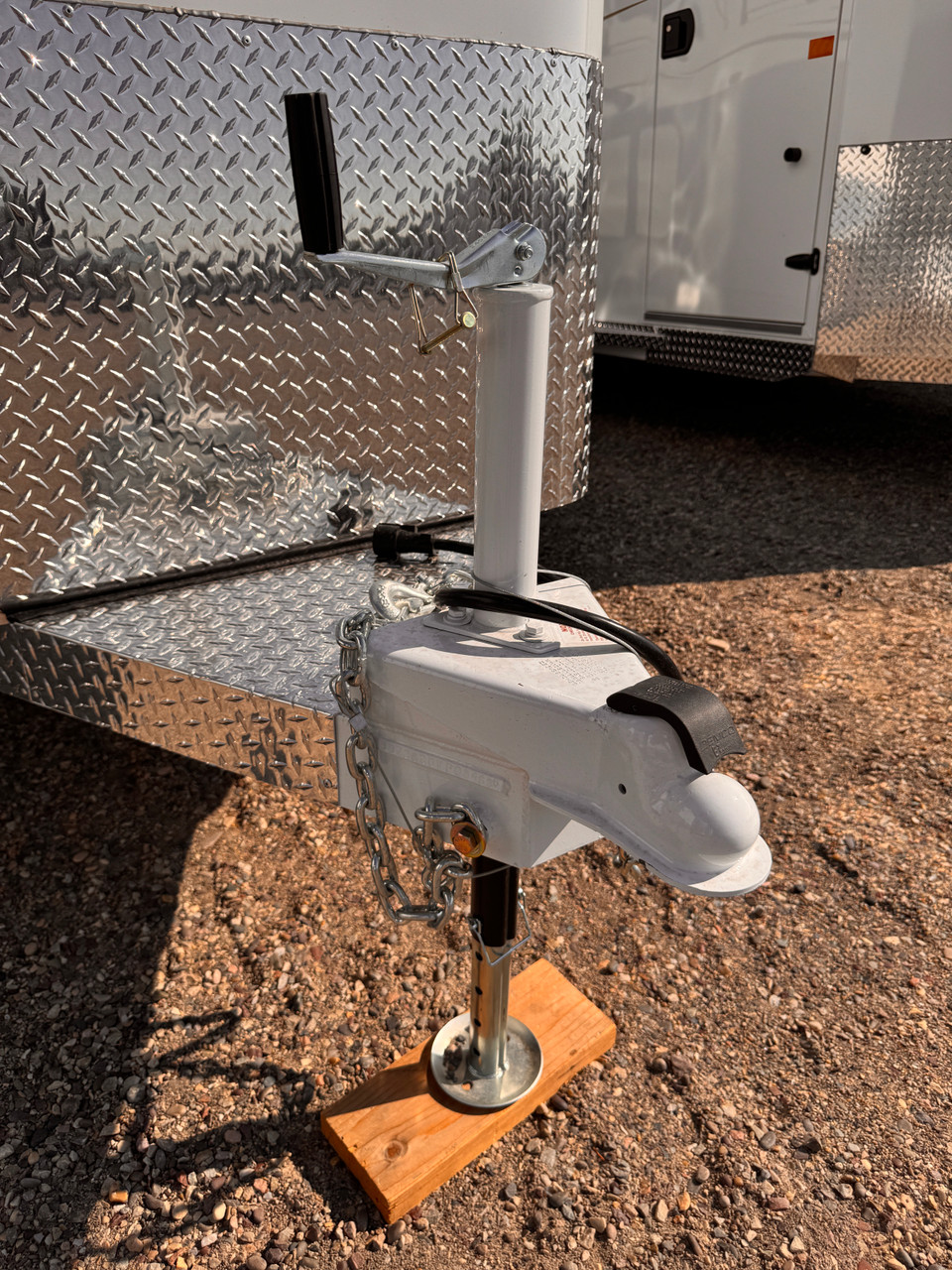 Trails West Trailers 2027 ADVENTURE II MX Horse Trailer | Tandem Axle Axle 9.98K, 4-Horse, Tack Room, Convieince Package, Rear Windows, Swing Out Saddle Rack, Rubber Floors