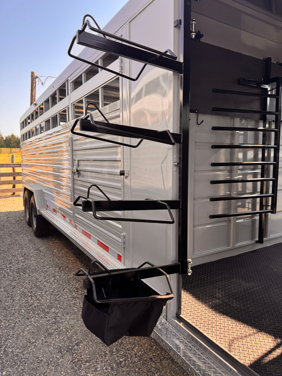 Trails West Trailers 2027 HOTSHOT Stock Combo Trialer | Tandem Axle Axle 18.667K, Rubber Floor, Side Escape Door, Single Divider Gate, Swing Slide Combo Gate, Tack Room, Swing Out Saddle Racks, Water Tank