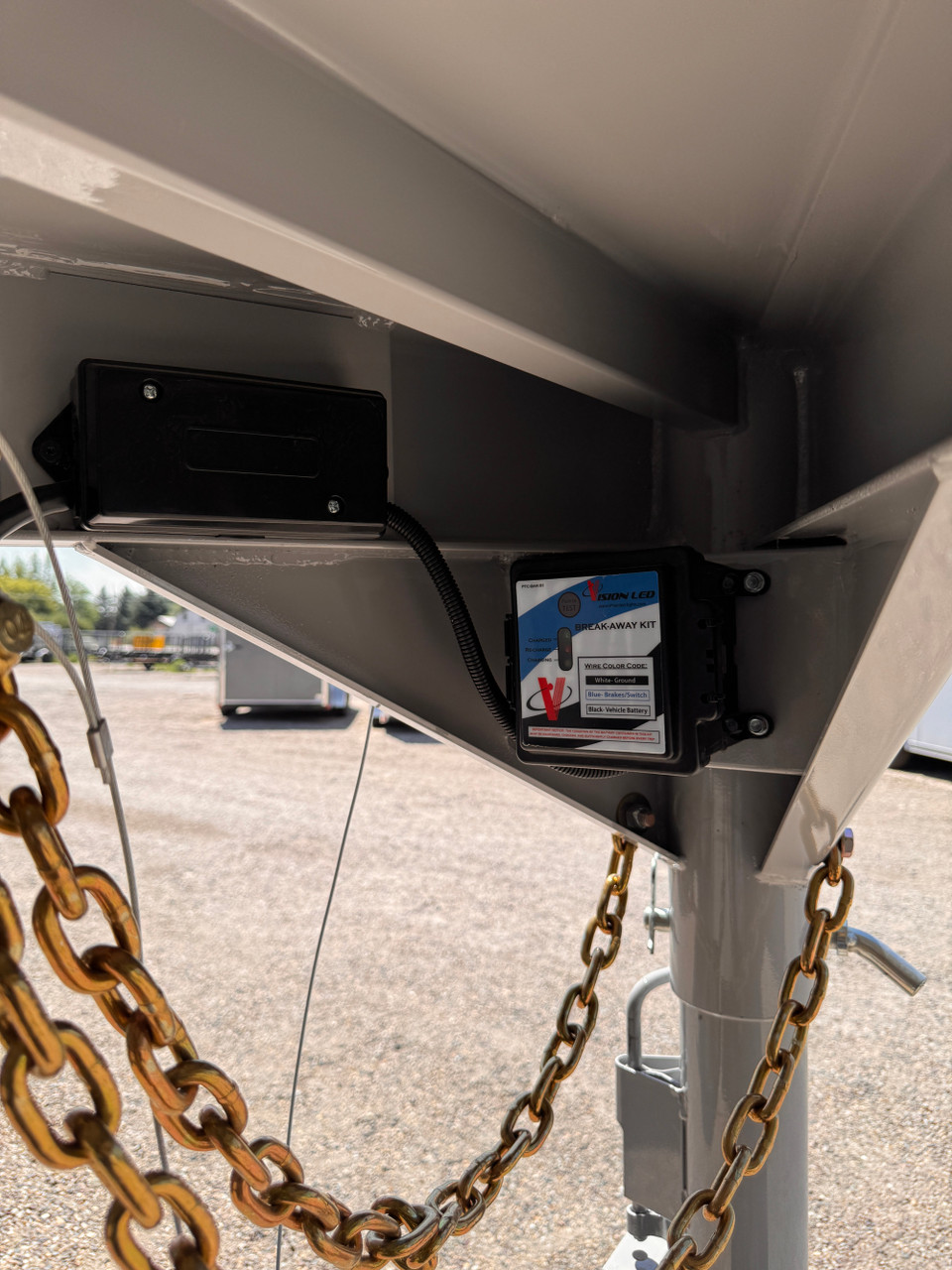 Trails West Trailers 2027 ADVENTURE MX Horse Trailer | Tandem Axle Axle 13.867K, 4-Horse, Convience Package, Titanium Package, Swing Out Saddle Rack, Water Tank, Aluminum Wheels, Rear Barn Doors