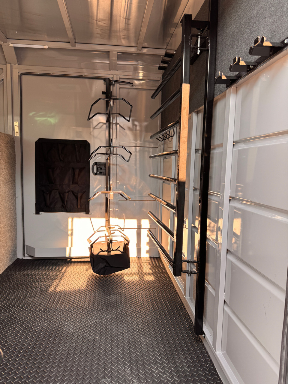 Trails West Trailers 2027 HOTSHOT 90"X25' Stock Combo Trialer | Tandem Axle Axle 18.667K, Single Gate, Rubber Floors, Swing Rear Gate, Escape Doors, Tack Room, Convenience Package, Swing Out Saddle Racks