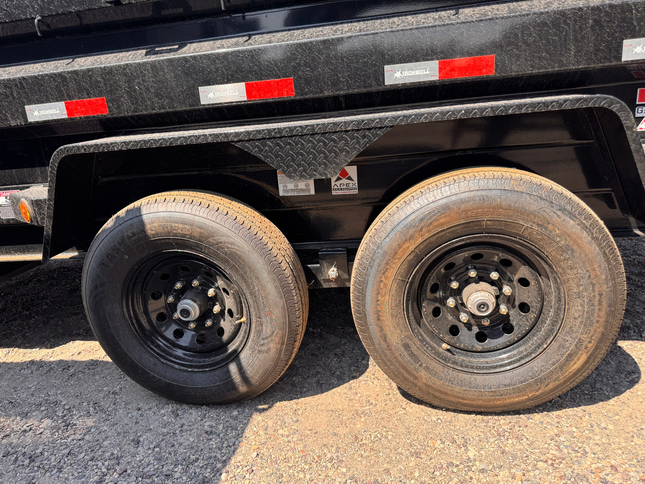Iron Bull Trailers 2027 DTB 83"X16' Scissor Dump Trailer | Tandem Axle Axle 47.999K, 24" Sidewalls, 7 Gauge Floor, XL Tongue Box, Tarp Kit, 2 Way Spreader, Slide In Ramps