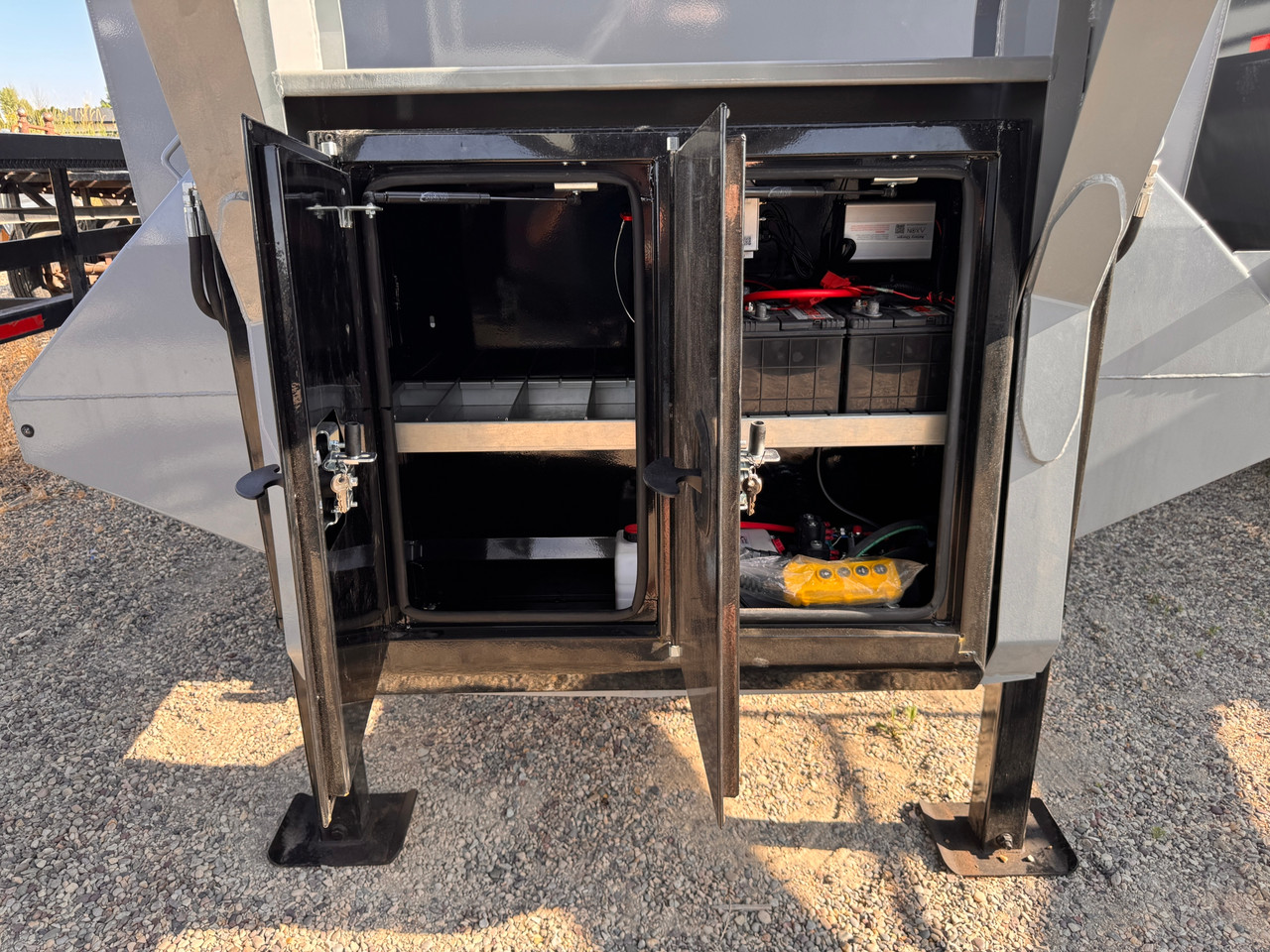Raw Maxx Trailers 2026 HDX 102"X20' Dump Trailer | Tandem Axle Axle 20K, Dual Tires, Dual Hydraulic Jacks, 44" Sides, Spare Tire, 2 Way Spreader Gate, Tarp Kit, Solar, Dual Storage Cabnets, Ramps