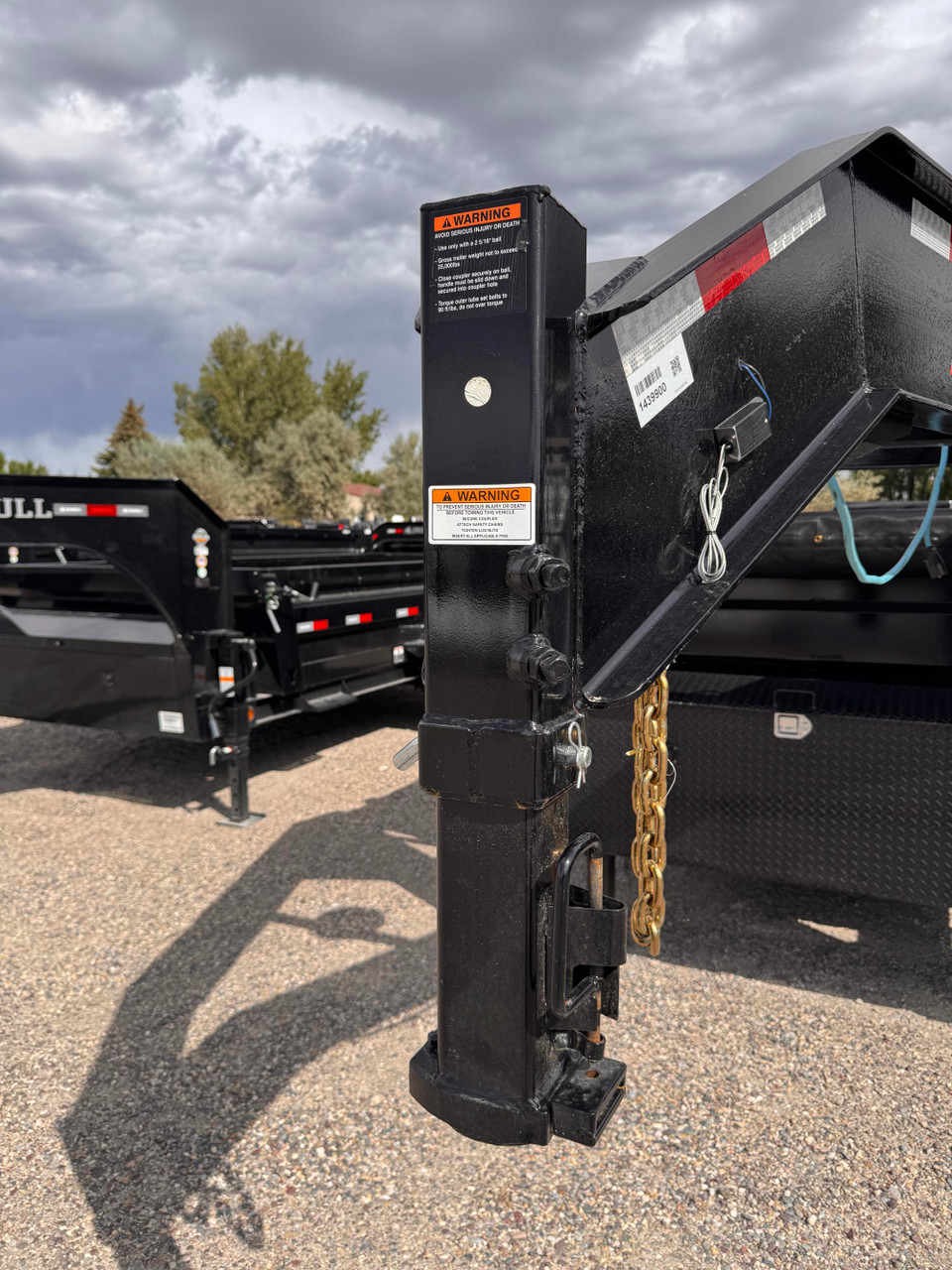P.J. Trailers 2027 DE 16' Scissor Dump Trailer | Tandem Axle, HYDRAULIC JACKS, 10K AXLES,TARP, RAMPS