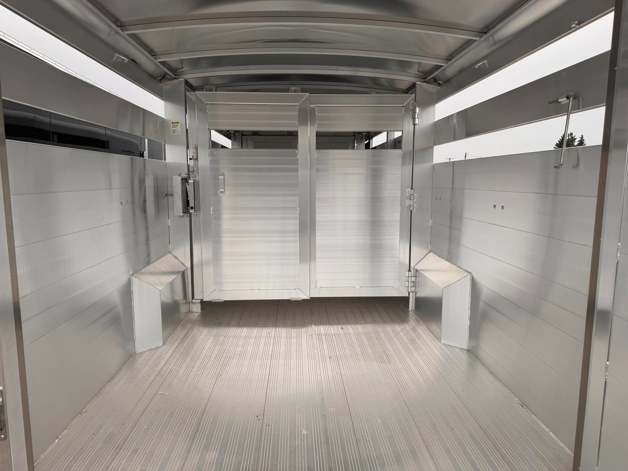 Hillsboro Trailers 2027 Endura 90"X24' Stock Trailer | Tandem Axle