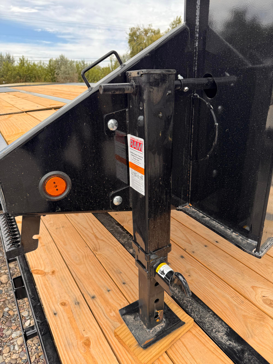 P.J. Trailers 2027 LD 25' Deckover Flatbed Trailer | Tandem Axle, DUAL, MONSTER RAMPS, WINCH PLATE, 25K