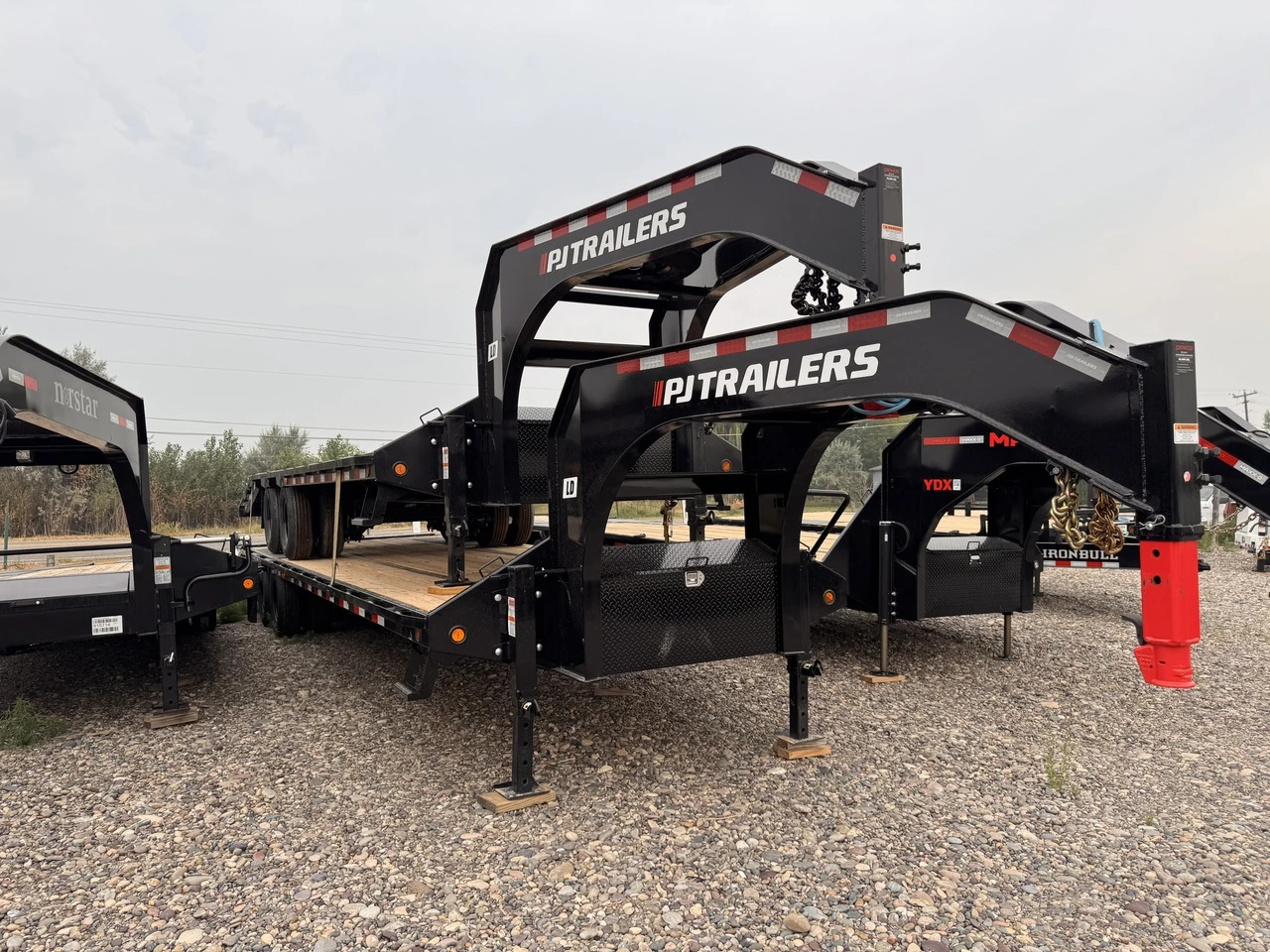 P.J. Trailers 2027 LD 32' Deckover Flatbed Trailer | Tandem Axle, DUAL, MONSTER RAMPS, WINCH PLATE, 25K