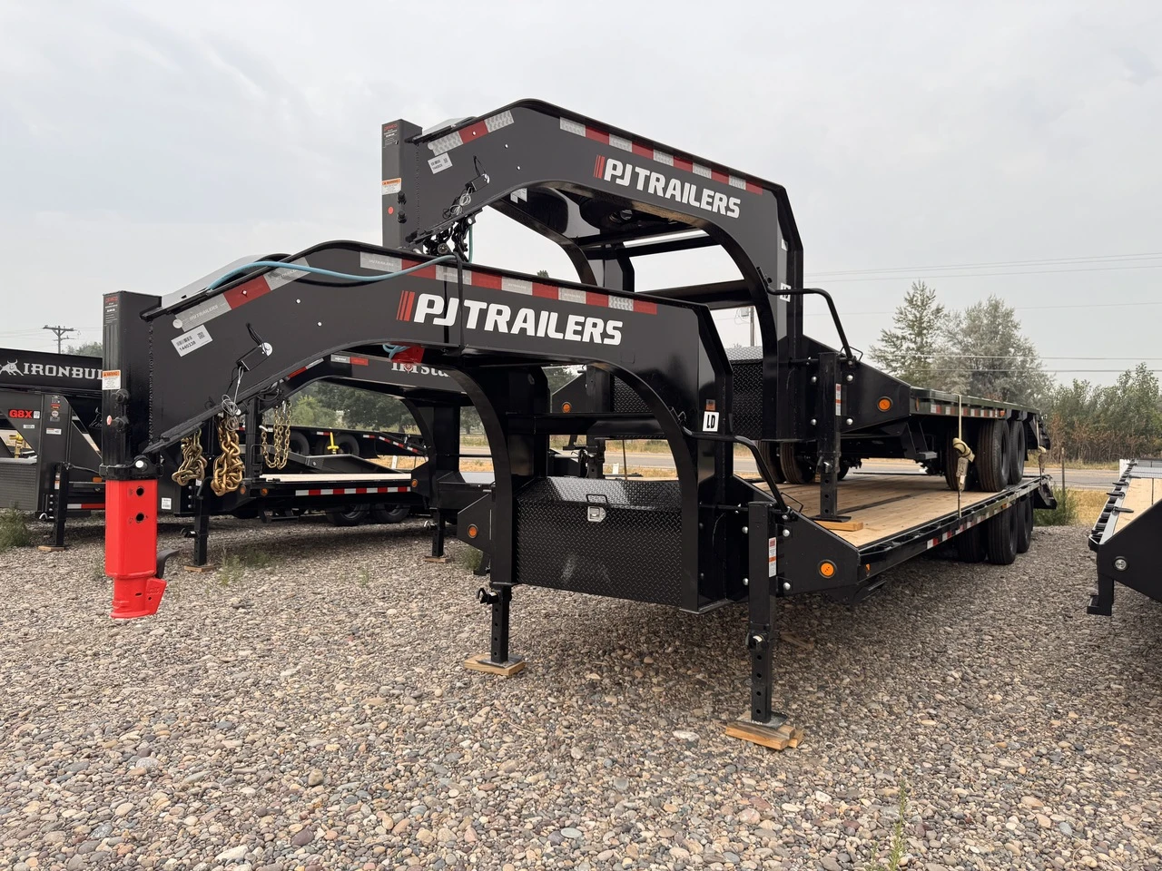 P.J. Trailers 2027 LD 32' Deckover Flatbed Trailer | Tandem Axle, DUAL, MONSTER RAMPS, WINCH PLATE, 25K