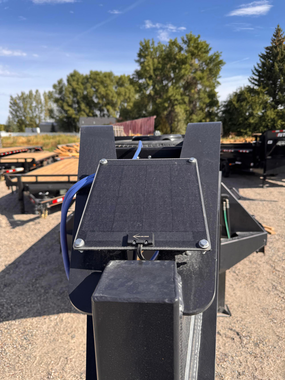 Raw Maxx Trailers 2026 HTX 102"X34' Deckover Flatbed Trailer | Tandem Axle, 11' HYD DOVETAIL, TOOL BOX, WINCH PLATE, CHAIN RACK, REFLECTIVE TAPE, SOLAR PANEL, 30K