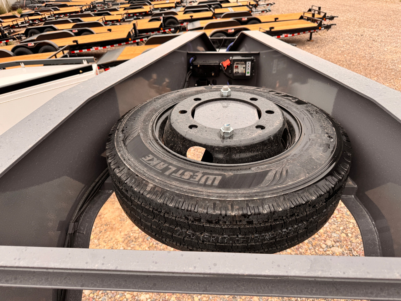 Raw Maxx Trailers 2026 HTX 102"X34' Deckover Flatbed Trailer | Tandem Axle, 11' HYD DOVETAIL, TOOL BOX, WINCH PLATE, CHAIN RACK, REFLECTIVE TAPE, SOLAR PANEL, 30K
