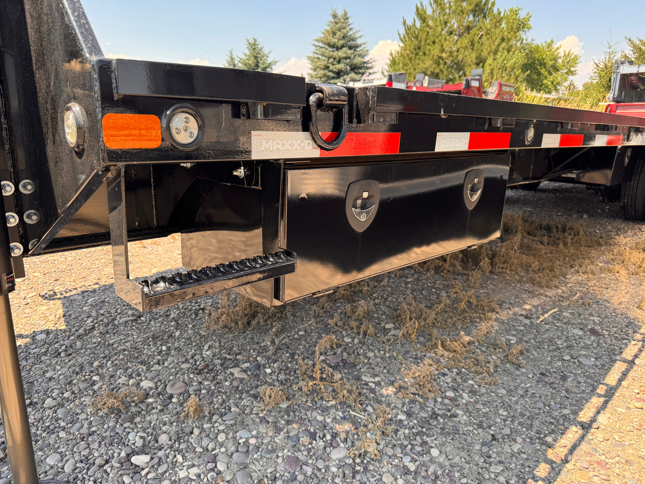 Maxx-D Trailers 2027 LDX 102"X30' Deckover Flatbed Trailer | Tandem Axle 25.9K, ENGINEERED BEAM, WINCH MOUNT, MAXXD-OUT RAMPS, HDSS SUSPENSION