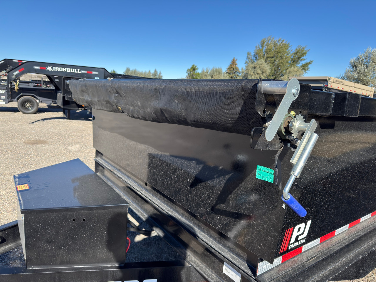 P.J. Trailers 2027 D7 83"X14' Scissor Dump Trailer | Tandem Axle 14K, 6" Channel, 24" Sides, Spreader Gate, Scissor Lift, Tarp Kit, Slide In Ramps