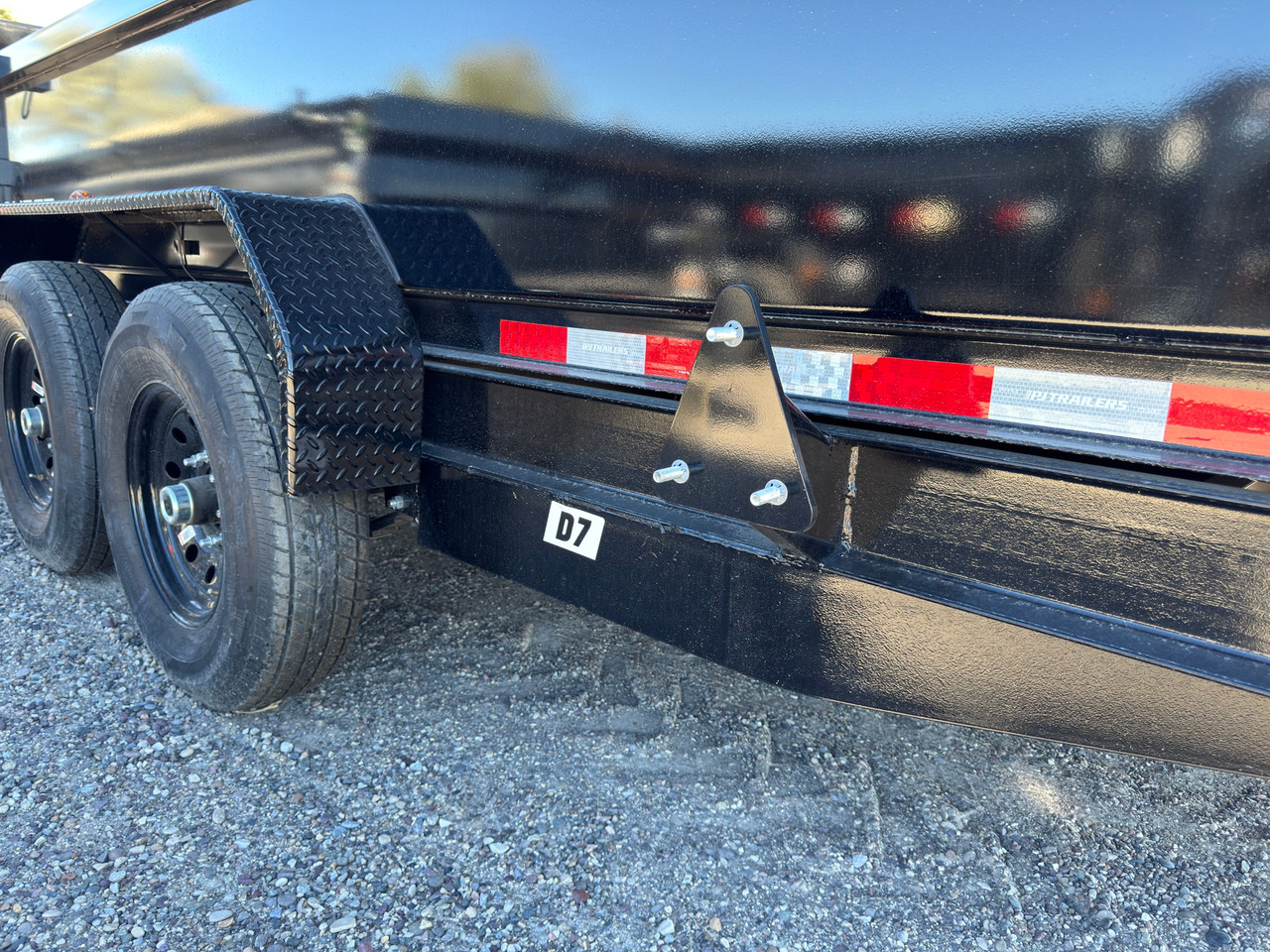 P.J. Trailers 2027 D7 83"X14' Scissor Dump Trailer | Tandem Axle 14K, 6" Channel, 24" Sides, Spreader Gate, Scissor Lift, Tarp Kit, Slide In Ramps
