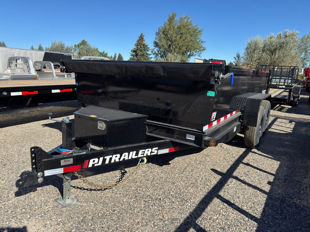 P.J. Trailers 2027 D7 83"X14' Scissor Dump Trailer | Tandem Axle 14K, 6" Channel, 24" Sides, Spreader Gate, Scissor Lift, Tarp Kit, Slide In Ramps