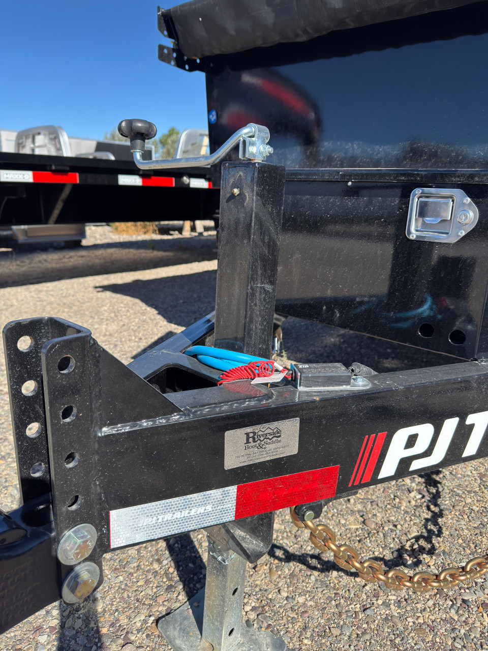 P.J. Trailers 2027 D7 83"X14' Scissor Dump Trailer | Tandem Axle 14K, 6" Channel, 24" Sides, Spreader Gate, Scissor Lift, Tarp Kit, Slide In Ramps