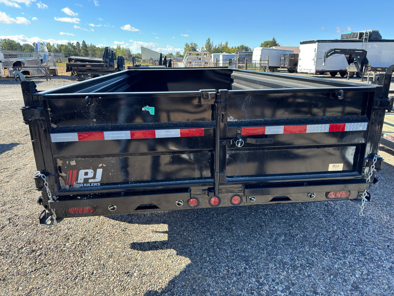 P.J. Trailers 2027 DL 83"X14' Low Profile Scissor Dump Trailer | Tandem Axle 14K, LOW PRO, 24" SIDES, 6" CYLINDER UPGRADE, HYD JACK, STRAIGHT AXLES