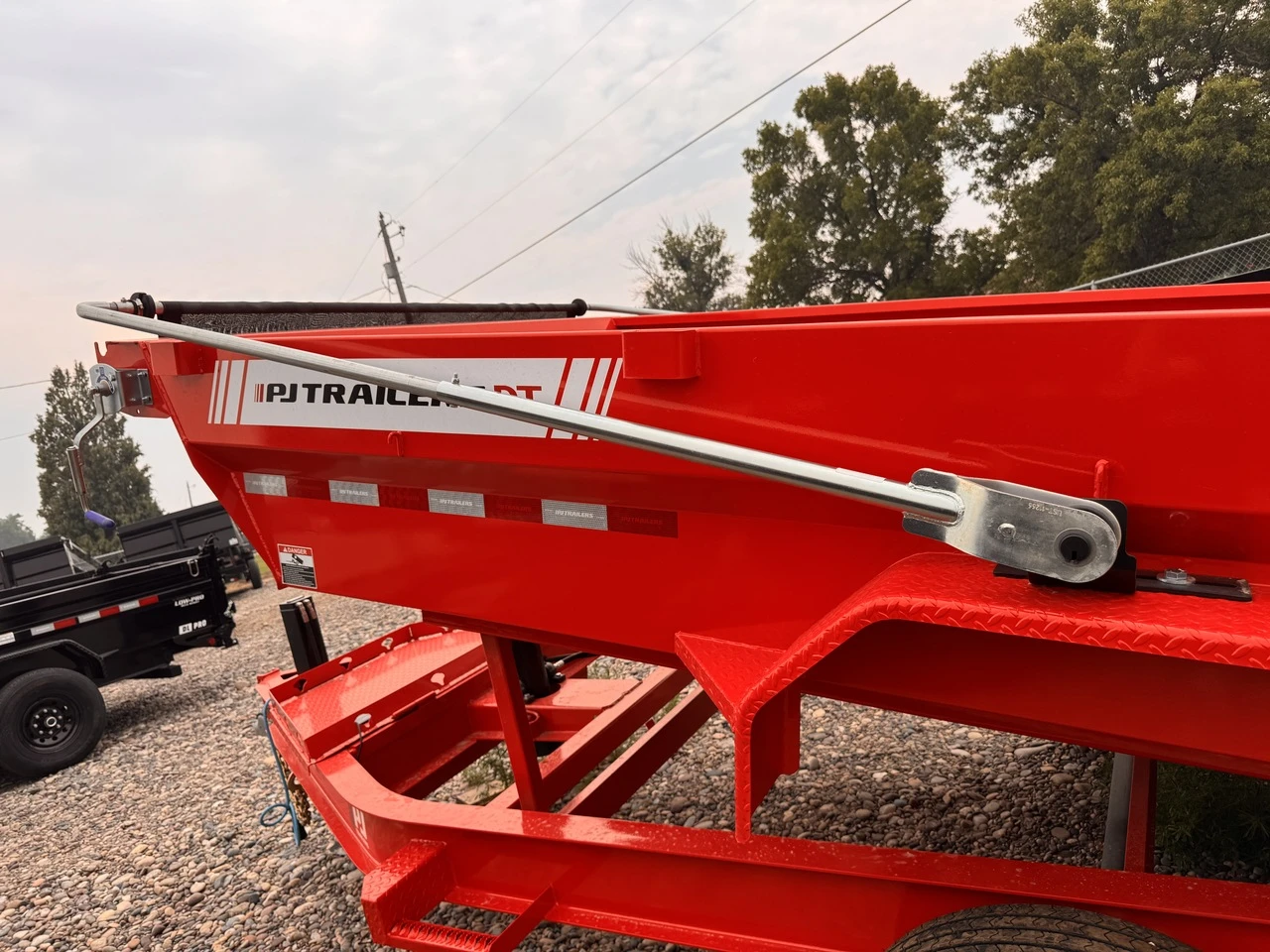 P.J. Trailers 2027 DT 83"X14' Telescopic Dump Trailer | Tandem Axle 14K, Low Profile, 24" Sides, 7ga Floors, Hydraulic Jack, Solar Charger