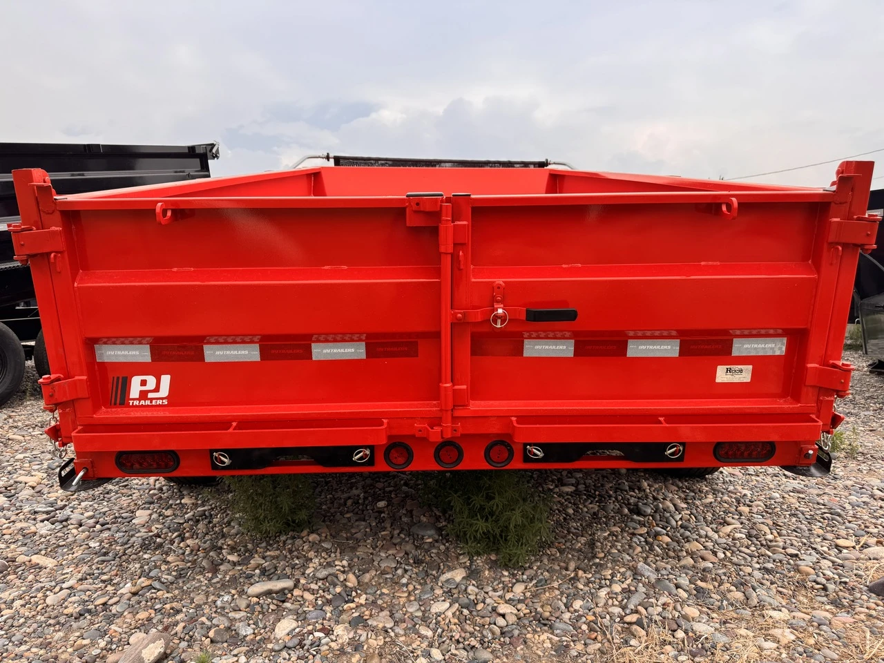 P.J. Trailers 2027 DT 83"X14' Telescopic Dump Trailer | Tandem Axle 14K, Low Profile, 24" Sides, 7ga Floors, Hydraulic Jack, Solar Charger