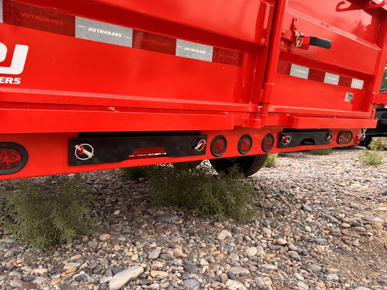 P.J. Trailers 2027 DT 83"X14' Telescopic Dump Trailer | Tandem Axle 14K, Low Profile, 24" Sides, 7ga Floors, Hydraulic Jack, Solar Charger