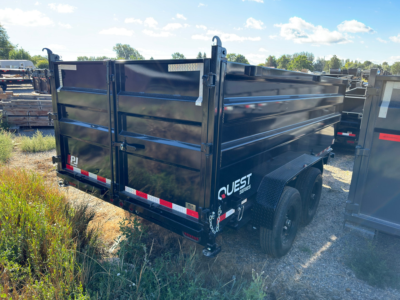 P.J. Trailers 2027 D7 83"X14' Scissor Dump Trailer | Tandem Axle 14K, 6" Channel, 48" Sides, Spreader Gate, Scissor Lift, Tarp Kit, Slide In Ramps
