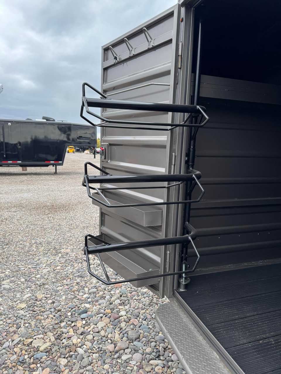 GR Trailers 2026 82"X24' Stock Combo Trailer | Tandem Axle 14K, SMOOTH RUBBER FLOOR, ESCAPE 48", 4' DOUBLE DOOR TACK, SWING OUT SADDLE RK, FULL SWING SLIDE REAR GATE