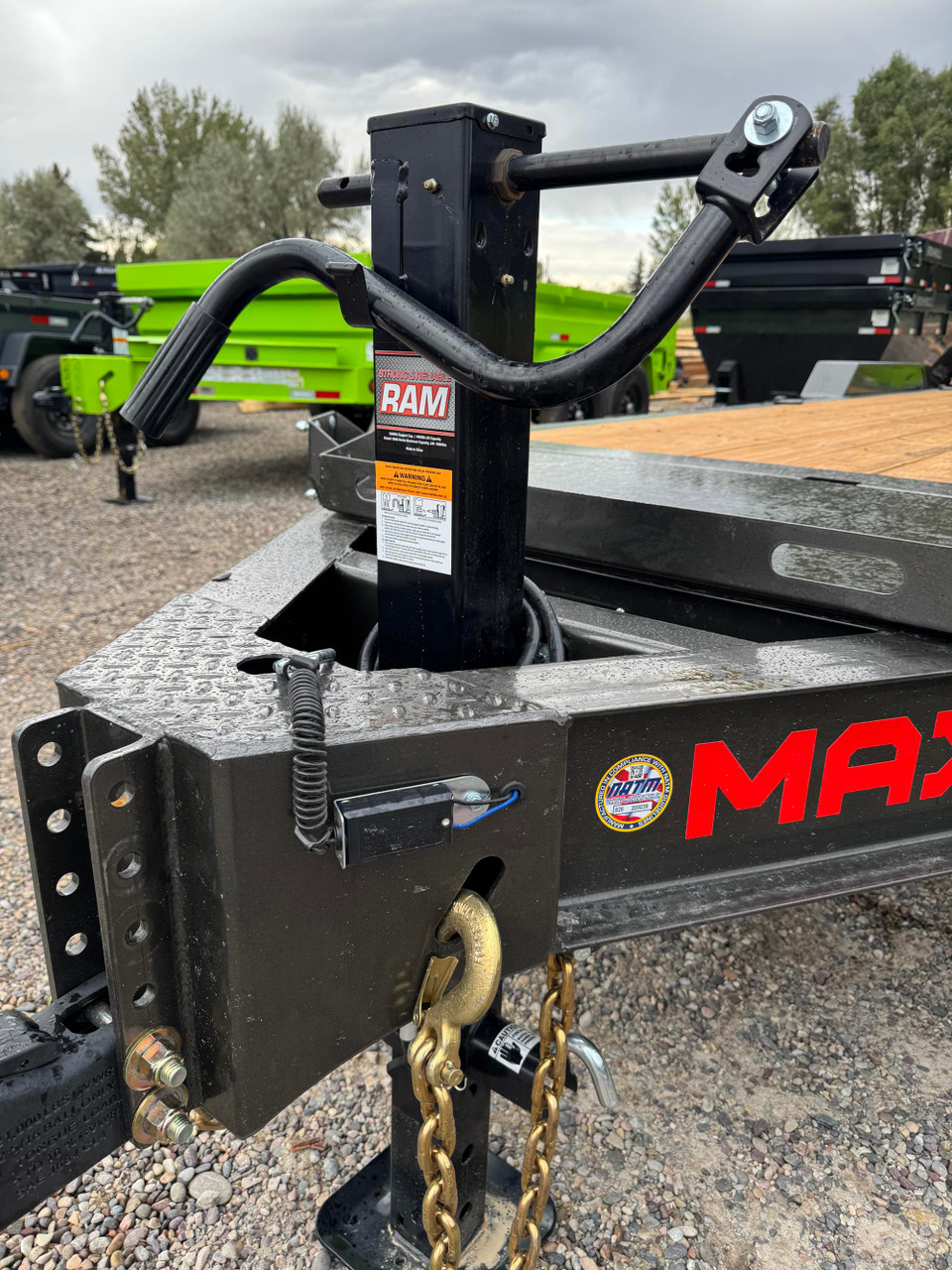 Maxx-D Trailers 2027 EHX 83"X24' Car Hauler Trailer | Tandem Axle 17.5K, I BEAM , INEGRATED TONGUE BOX, 4' DOVE W/ MINI MAXX RAMPS, HD FENDERS