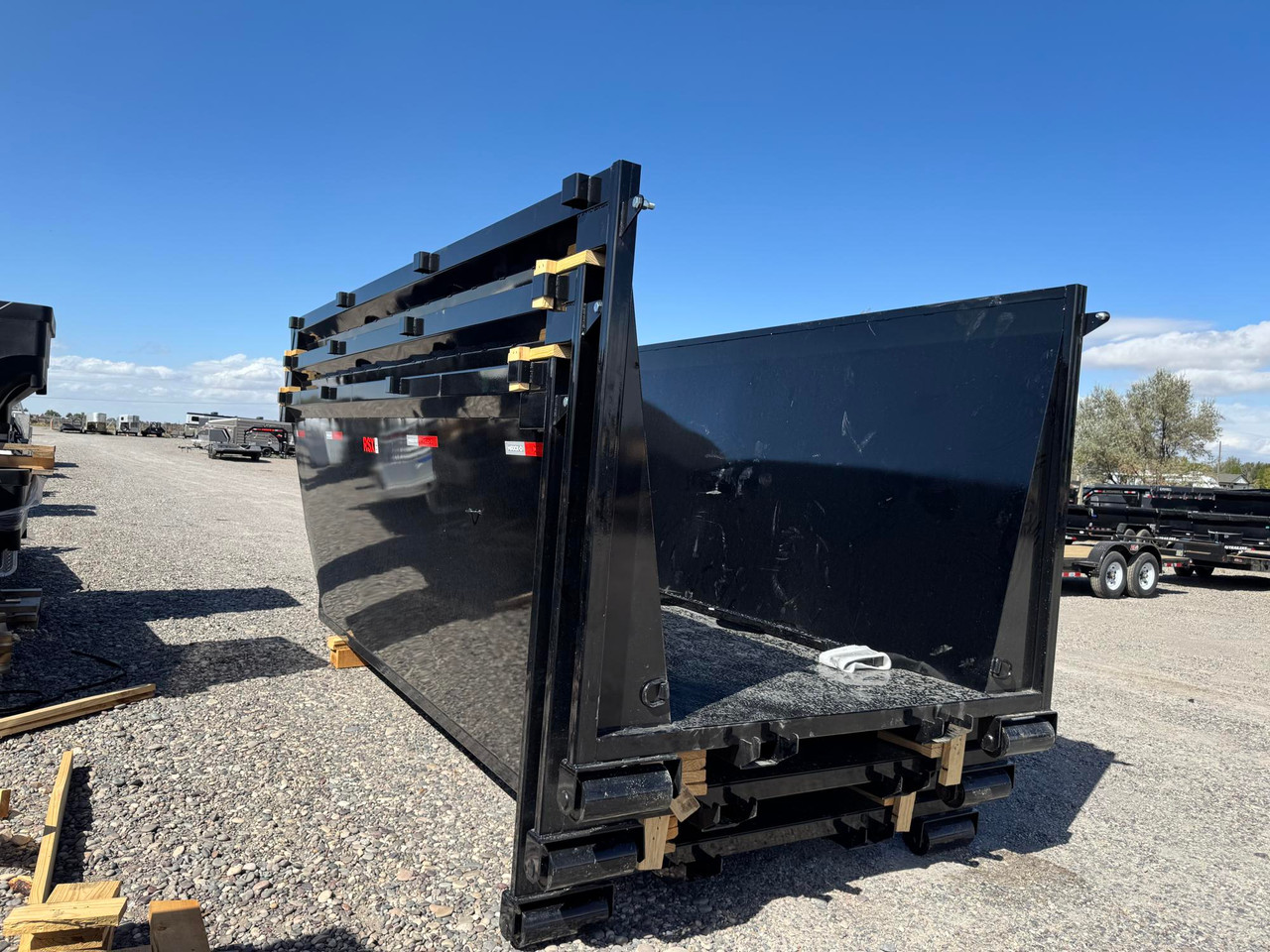 Maxx-D Trailers 2027 RSX 16' Roll Off Bin | 16' BIN, 6' TALL SIDES, 10 GUAGE FLOOR AND SIDES