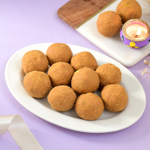 Hand Made Kalava With Besan Laddoo