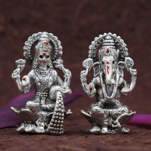 Silver Laxmi & Ganesha with Chocolates Coated Almonds