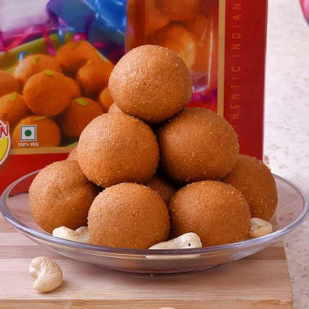 Bhai Dooj Kalava with Beson Laddoo and Cashews