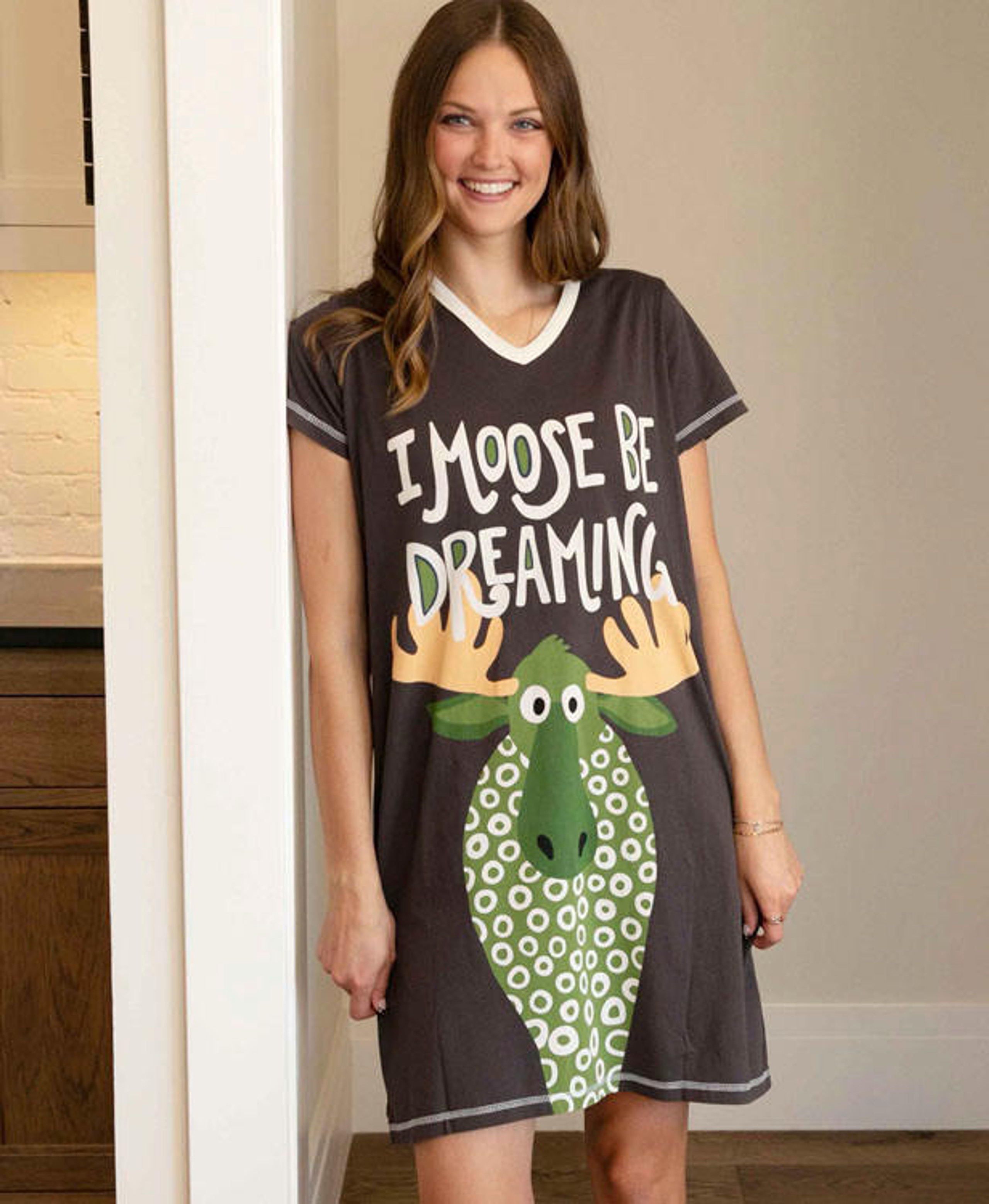 うさ美 I Moose Be Dreaming Women's V-Neck Nightshirt - Lazy One