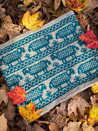 On The Farm Cowl