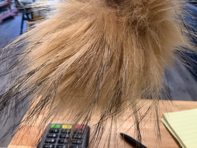 Pom Pom - Large with dark tips