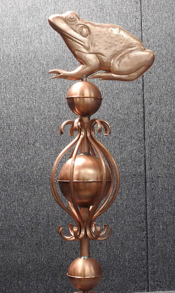 Frog Colonial Finial