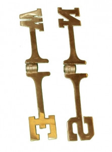 brass directionals