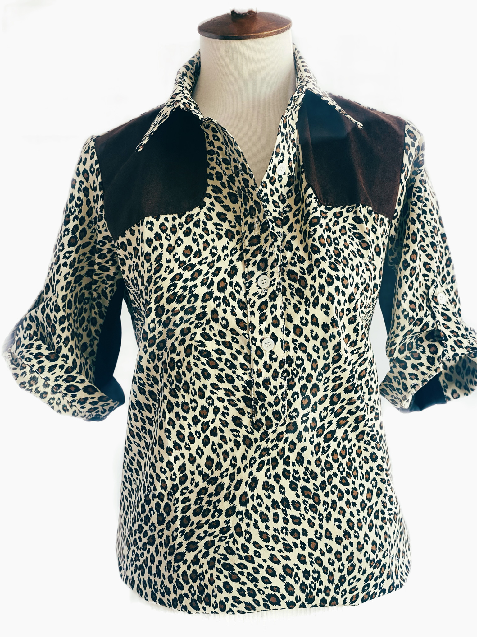 SHORT SLEEVE 5 BUTTON POPOVER STYLE SHOOTING SHIRT IN ANIMAL PRINT ...