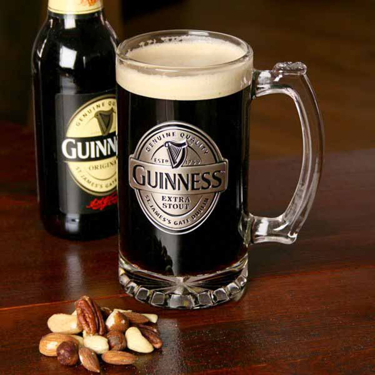 https://cdn11.bigcommerce.com/s-w8m0rmj4sq/images/stencil/1280x1280/products/929/6449/gns2650_guinness-tankard-with-pewter-logo_2__40710__03654.1668418043.jpg?c=1
