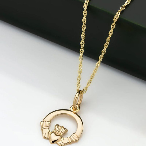 Solvar 10K Gold Dmall Claddagh Pendant S4276 Lifestyle Shamrockgift.com