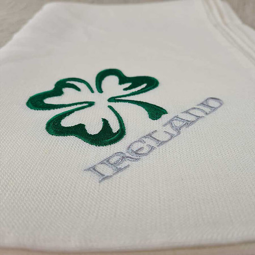 TFI-P776 Irish Linen St Patrick's Day Tablecloth Close Up ShamrockGift.com