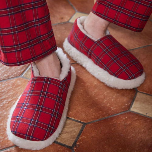 LV-CS-LV Classic Irish Wool Slippers Red ShamrockGift.com