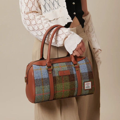 ISL-8846CBLTTL00 Medium Harris Tweed Duffel Bag Lifestyle ShamrockGift.com