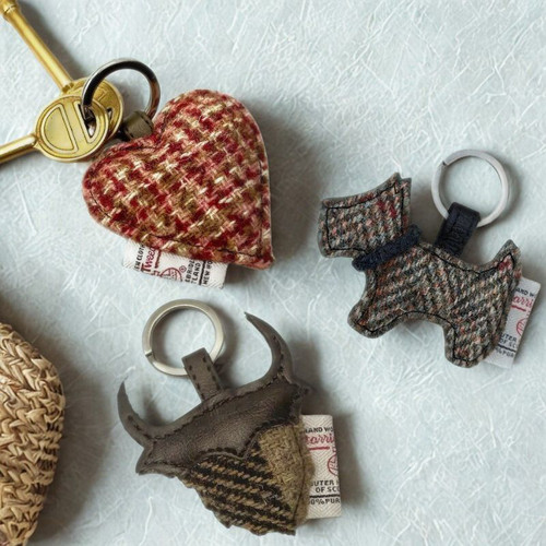 Shop Now MCS-CB1801-P Handcrafted Harris Tweed Keyring ShamrockGift.com