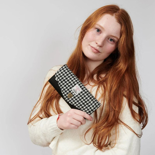 ISL-9311BLWDTL00 Ladies Harris Tweed Long Islander Wallet Black and White Dogtooth LifeStyle ShamrockGift.com