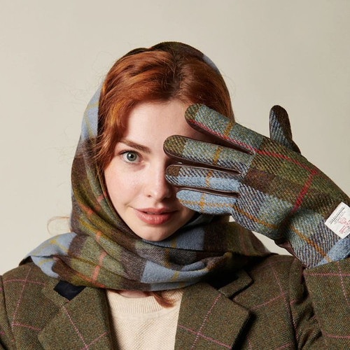 ISL-9001-CHESNUT BLUE TARTAN Ladies Harris Tweed & Genuine Leather Gloves Lifestyle ShamrockGift.com