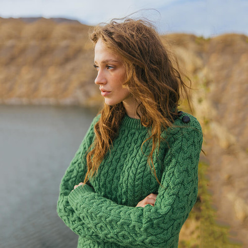 ML157-105 Green Ladies Signature Crew Neck Ribbed Sweater Front ShamrockGift.com