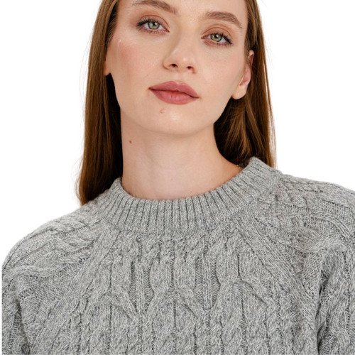 SAOL Women's Supersoft Wool Knit Irish Cable Crew Neck Sweater Grey Profil View AWL103 ShamrockGift.com