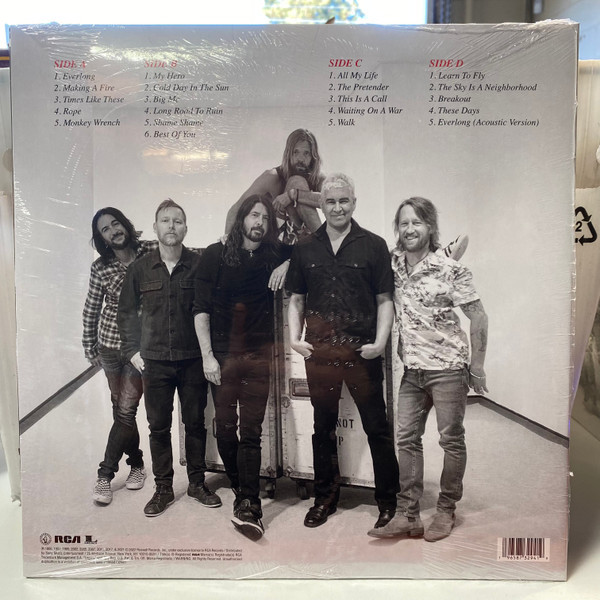 The Essential Foo Fighters - FOO FIGHTERS (#196587329419) - Omega