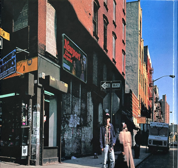 PAUL'S BOUTIQUE - BEASTIE BOYS (#5099969330018) - Omega Music