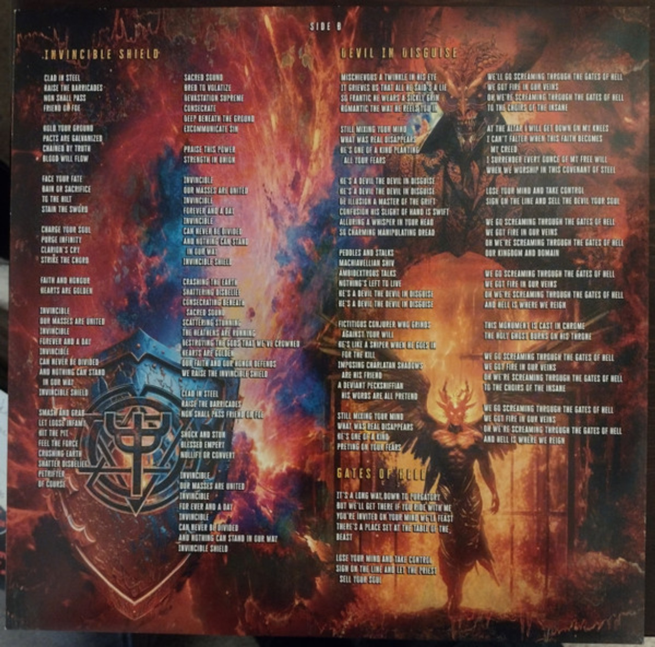 欧2LP Judas Priest Invincible Shield 19658851611 Columbia 未開封 /00660 Judas Priest - Invincible Shield - Amazon.com Music