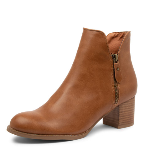 JURNEE TAN ANKLE BOOTS